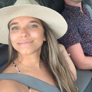 Meet your Posher, Gabriela